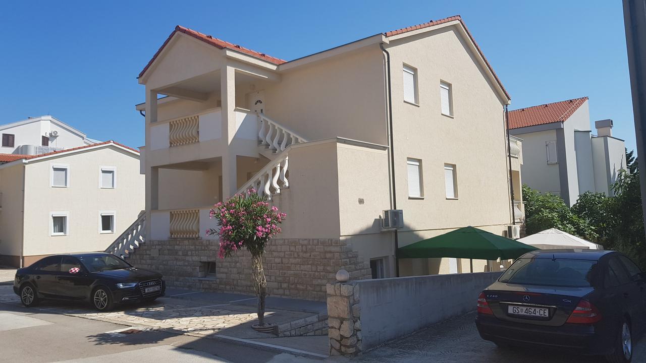 Apartments Mislav ノヴァリャ エクステリア 写真