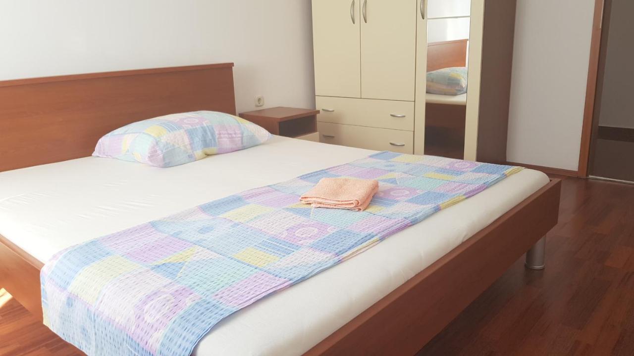 Apartments Mislav ノヴァリャ エクステリア 写真