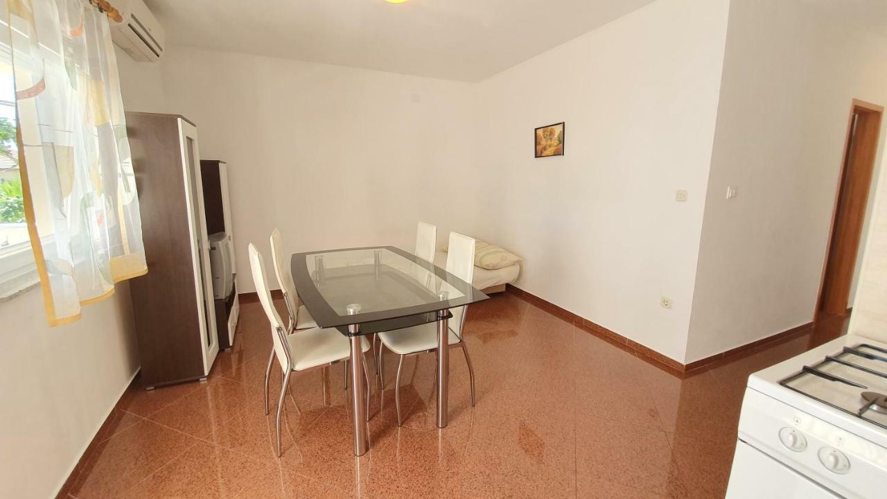 Apartments Mislav ノヴァリャ エクステリア 写真