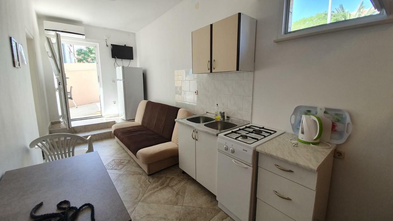 Apartments Mislav ノヴァリャ エクステリア 写真
