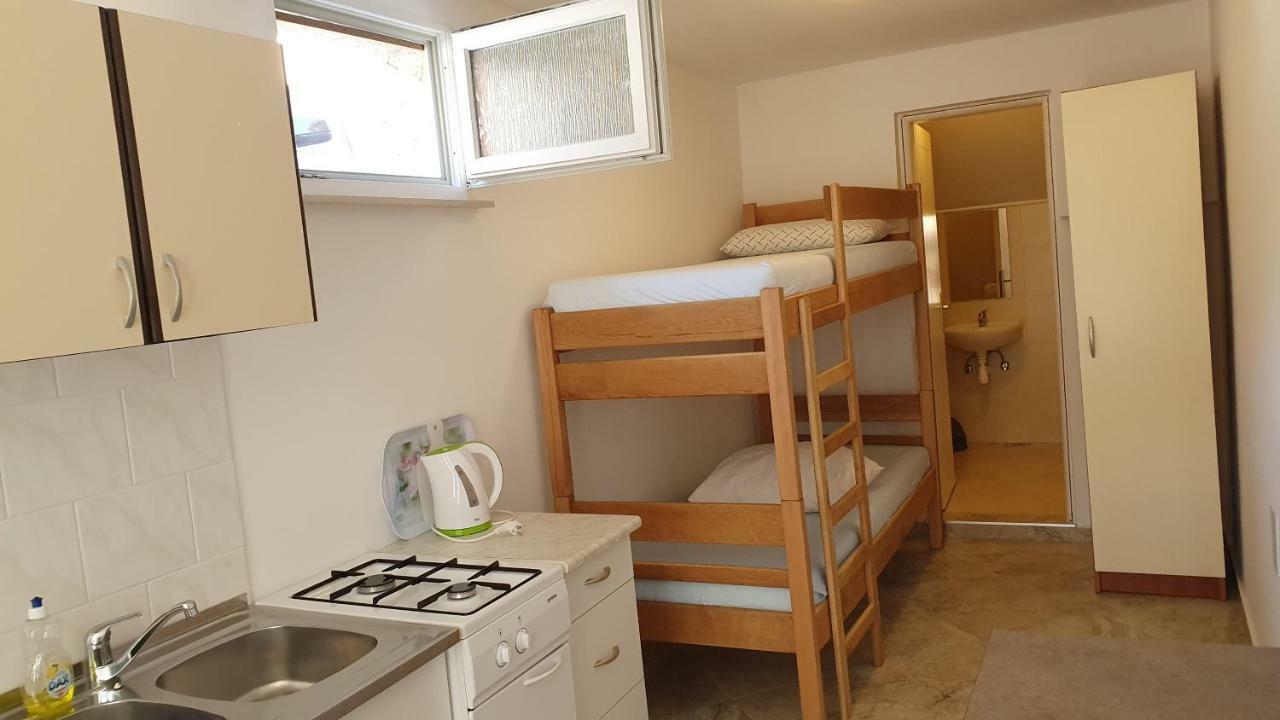 Apartments Mislav ノヴァリャ エクステリア 写真