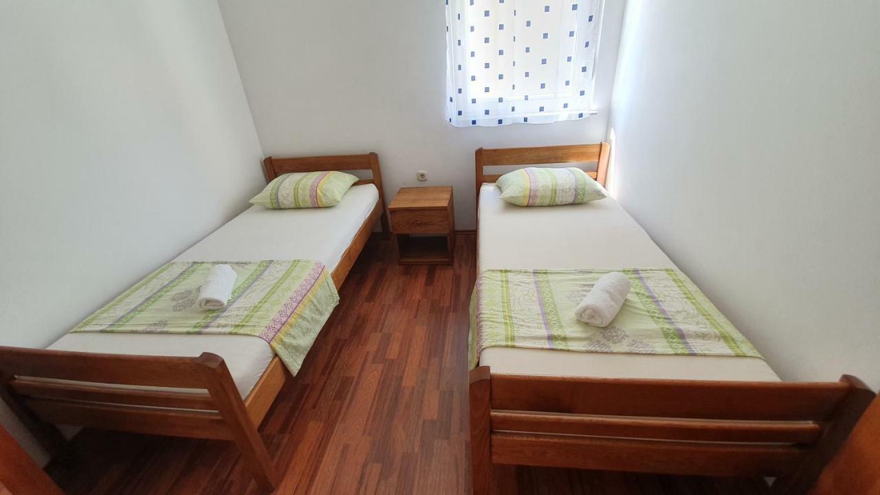 Apartments Mislav ノヴァリャ エクステリア 写真