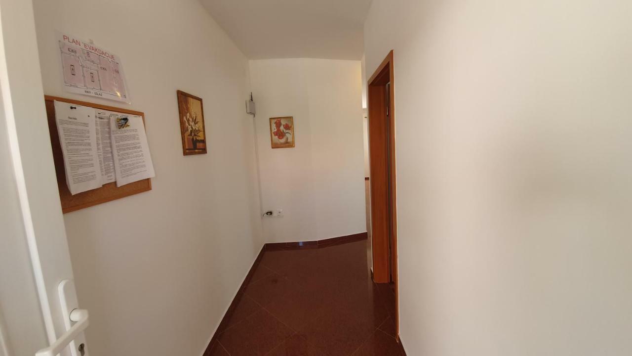 Apartments Mislav ノヴァリャ エクステリア 写真